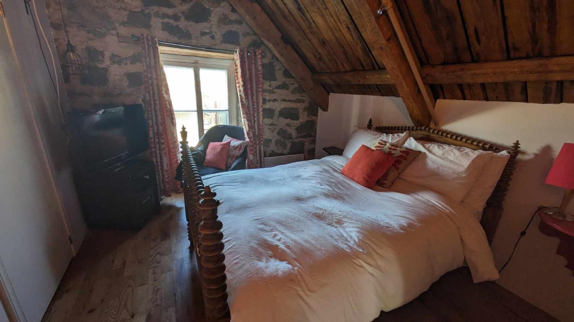 فندق La Maison Rousseau مونتماغني الغرفة الصورة