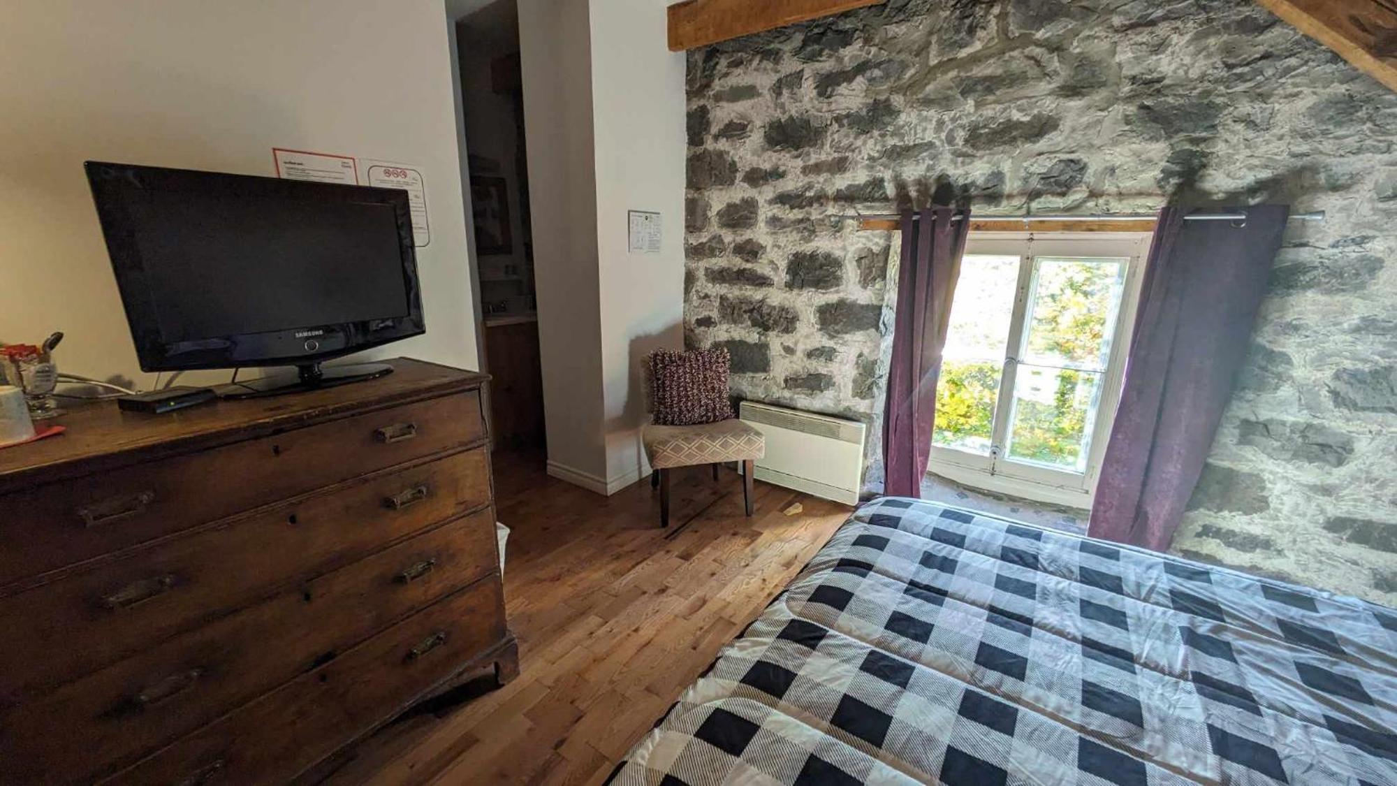 فندق La Maison Rousseau مونتماغني الغرفة الصورة