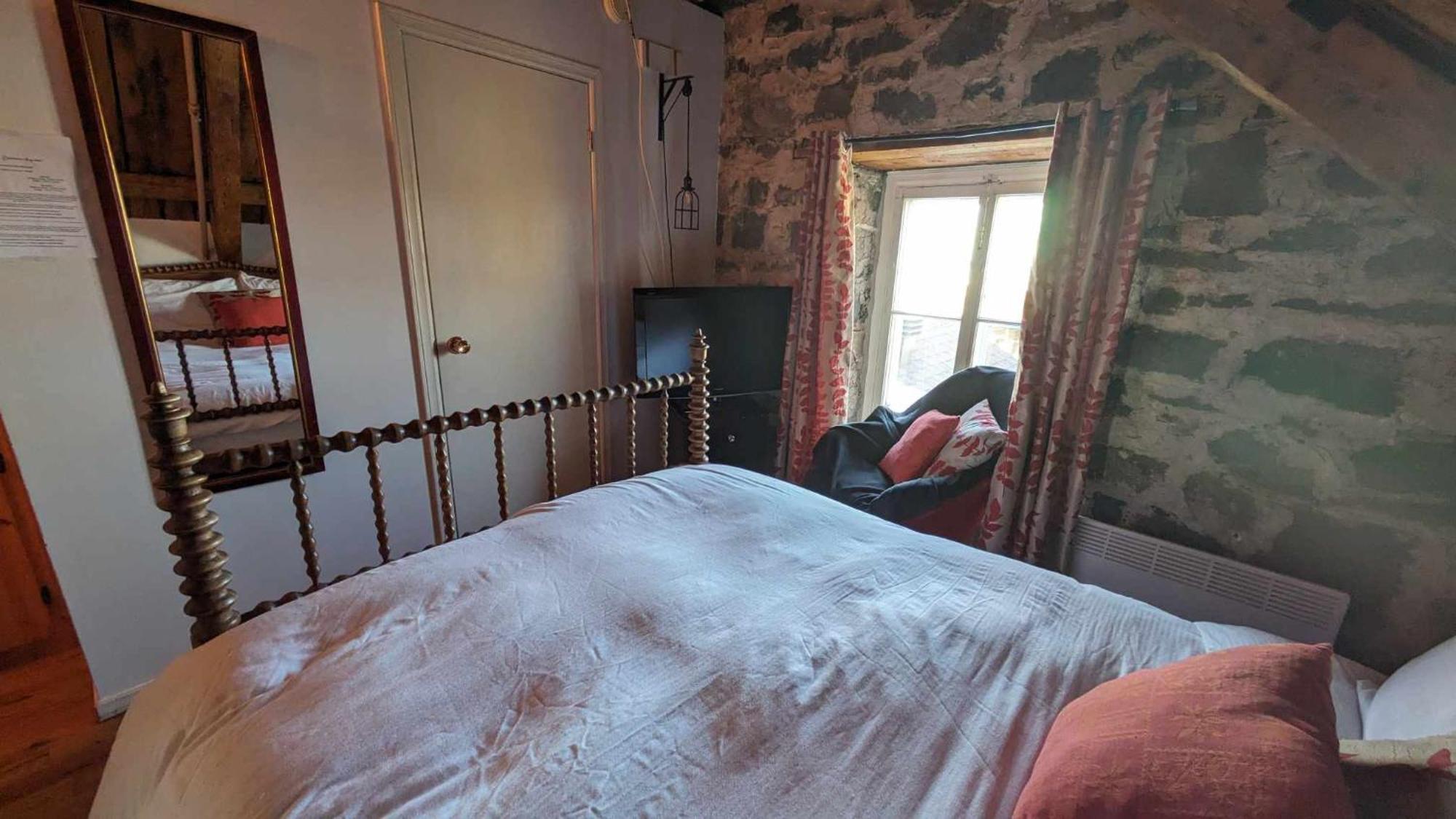 فندق La Maison Rousseau مونتماغني الغرفة الصورة